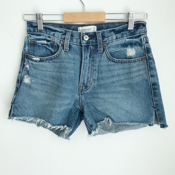 Abercrombie & Fitch 100% Cotton Mid Rise Boyfriend Short 24 Distressed Raw Hem - Picture 1 of 6